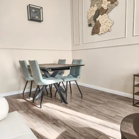 Geli Homes 001 - Moderne, Voll Ausgestattete Fuer 1-4 Personen Mit Parkplatz, 2 Kingsize-betten & Self-check-in Appartement Lünen