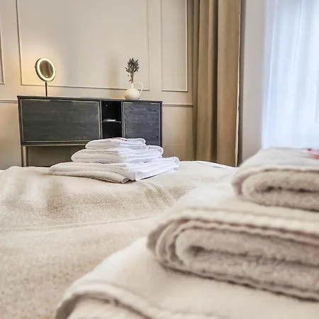 Geli Homes 001 - Moderne, Voll Ausgestattete Fuer 1-4 Personen Mit Parkplatz, 2 Kingsize-betten & Self-check-in Lünen