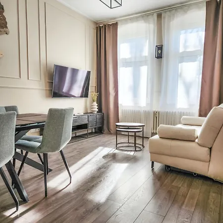 Geli Homes 001 - Moderne, Voll Ausgestattete Fuer 1-4 Personen Mit Parkplatz, 2 Kingsize-betten & Self-check-in