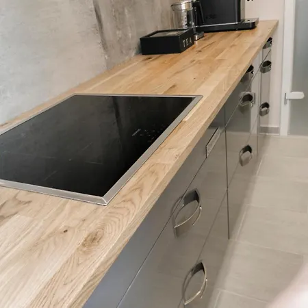 شقة Geli Homes L1 - 2x Zimmer, 2x Kingsize Bett, 1 Bis 4 Personen, Parkplatz, Tv, Wifi, Kueche, Kaffee, Tee *