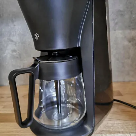 Geli Homes L1 - 2x Zimmer, 2x Kingsize Bett, 1 Bis 4 Personen, Parkplatz, Tv, Wifi, Kueche, Kaffee, Tee