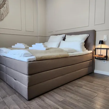 Geli Homes L1 - 2x Zimmer, 2x Kingsize Bett, 1 Bis 4 Personen, Parkplatz, Tv, Wifi, Kueche, Kaffee, Tee Lünen