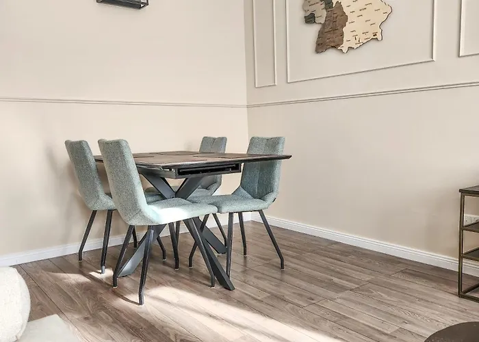 Geli Homes L1 - 2x Zimmer, 2x Kingsize Bett, 1 Bis 4 Personen, Parkplatz, Tv, Wifi, Kueche, Kaffee, Tee 公寓 吕嫩