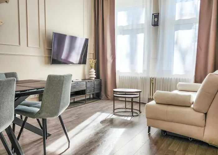 Geli Homes L1 - 2x Zimmer, 2x Kingsize Bett, 1 Bis 4 Personen, Parkplatz, Tv, Wifi, Kueche, Kaffee, Tee