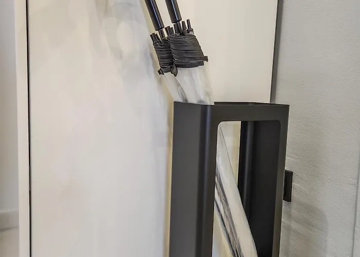 Geli Homes L1 - 2x Zimmer, 2x Kingsize Bett, 1 Bis 4 Personen, Parkplatz, Tv, Wifi, Kueche, Kaffee, Tee *