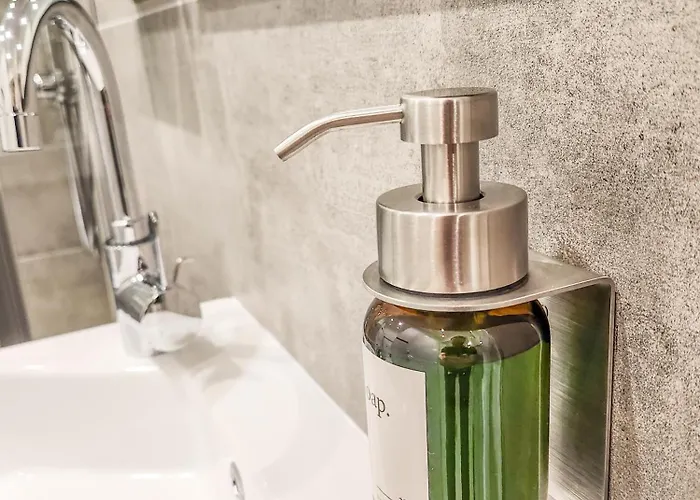 Geli Homes L1 - 2x Zimmer, 2x Kingsize Bett, 1 Bis 4 Personen, Parkplatz, Tv, Wifi, Kueche, Kaffee, Tee 吕嫩